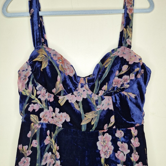 Lulu´s Whimsygoth Romantic Stunner Floral Burnout Velvet Lace-Up Dress - Picture 9 of 16